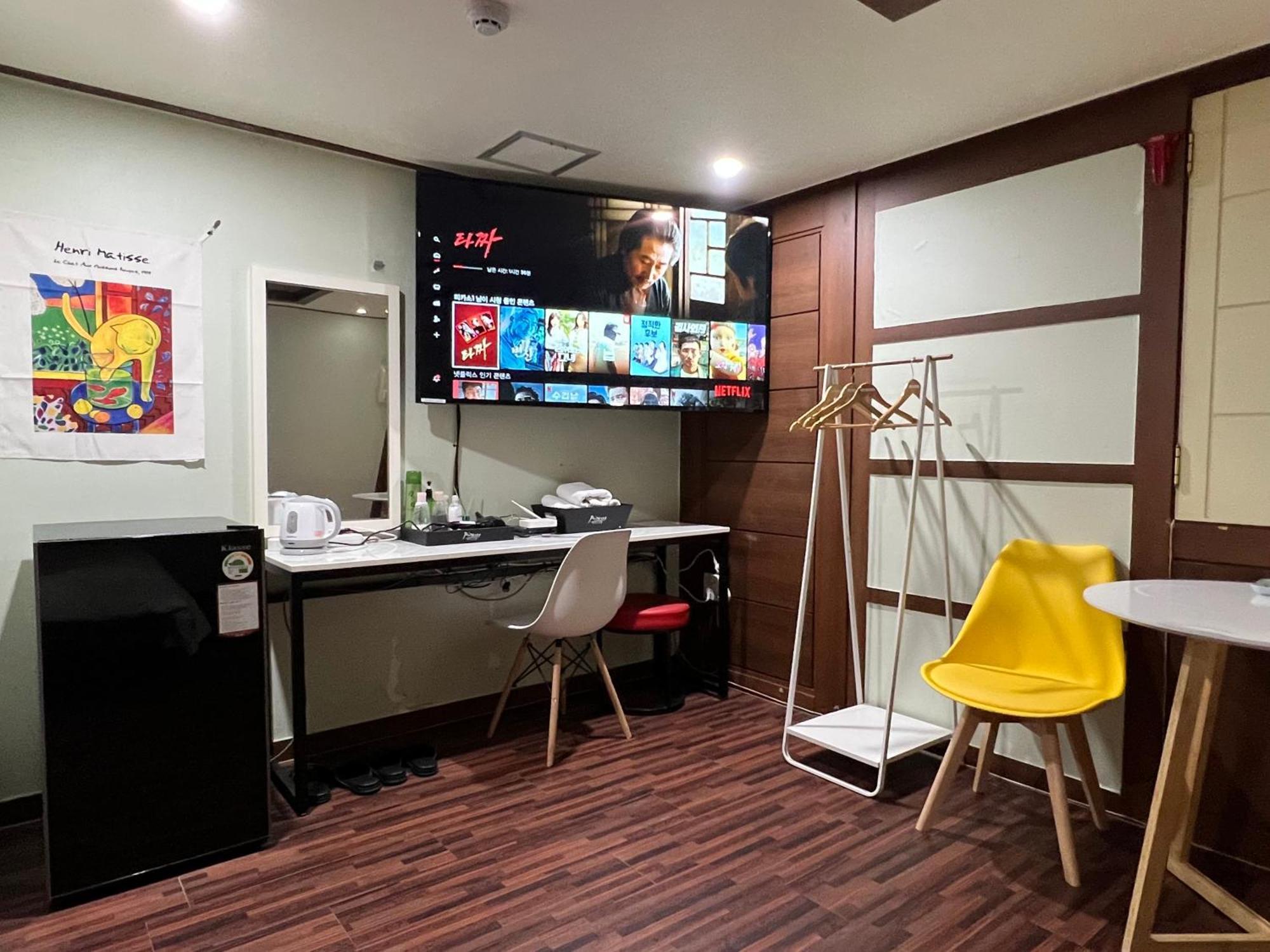 Picasso Motel Seoul Exterior photo